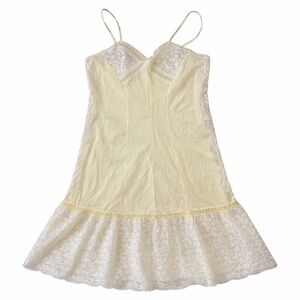 🇫🇷 VINTAGE 1960s Yellow Nylon Lace Slip Dress Size L